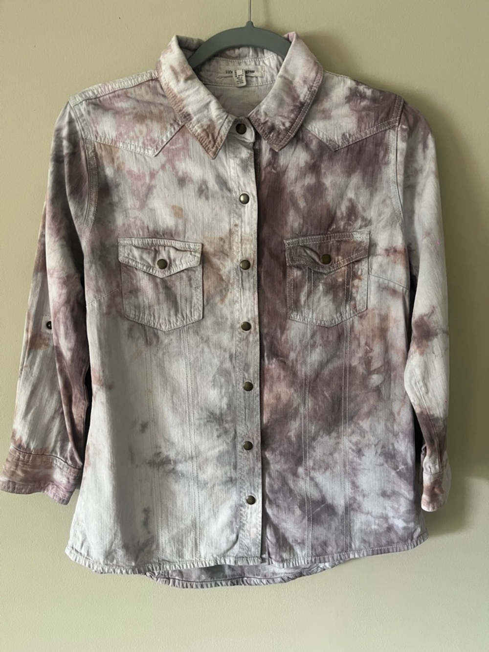 life in progress Tie-Dye Button Down Shirt in Purple and White
